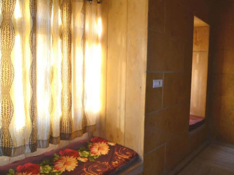 Hotel Qutub Villa Джайсалмер Екстериор снимка