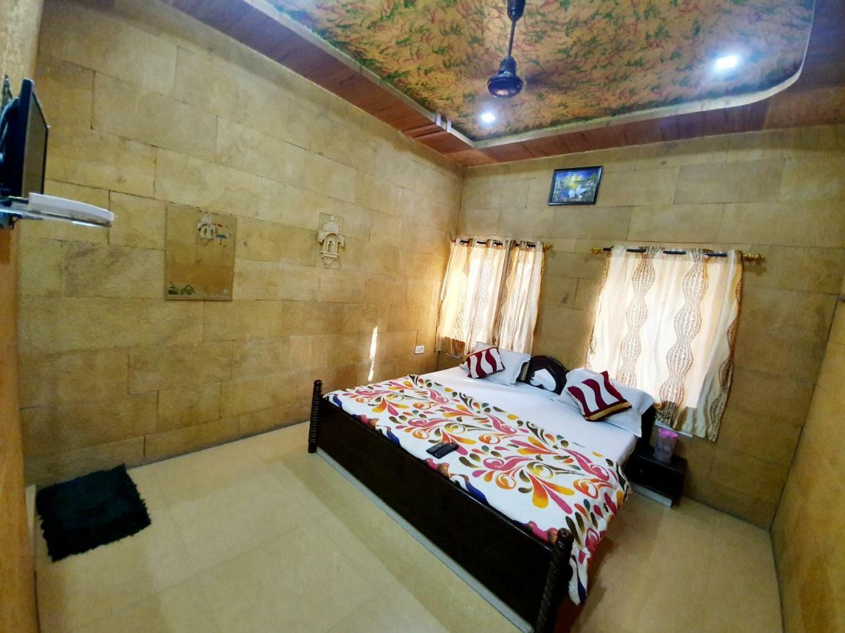 Hotel Qutub Villa Джайсалмер Стая снимка