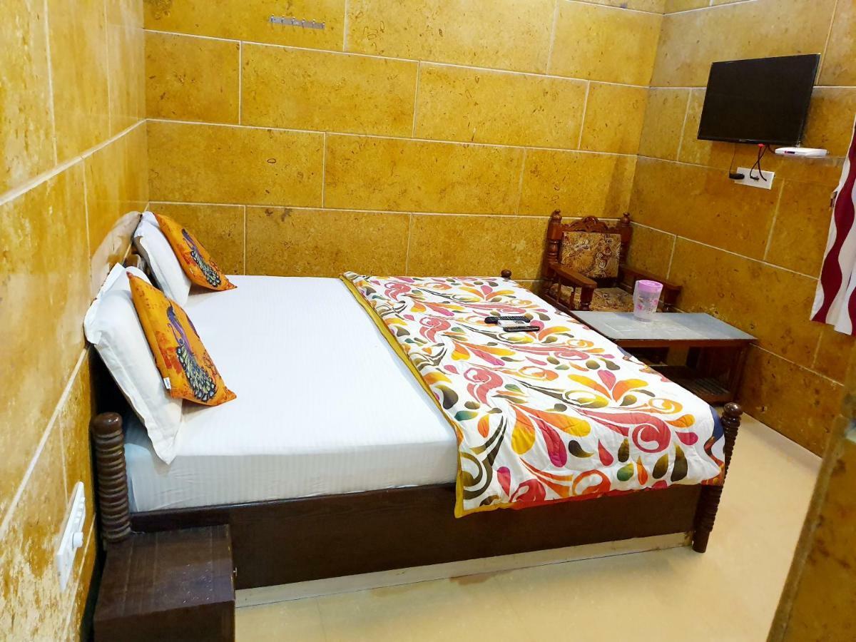 Hotel Qutub Villa Джайсалмер Стая снимка